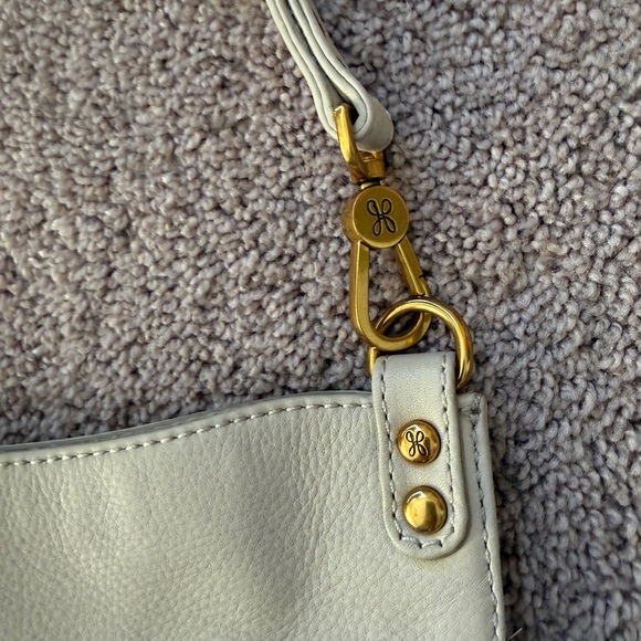 HOBO pier slouchy pebbled leather Off-White Shoulder Bag with Gold Hardware - Picture 2 of 14